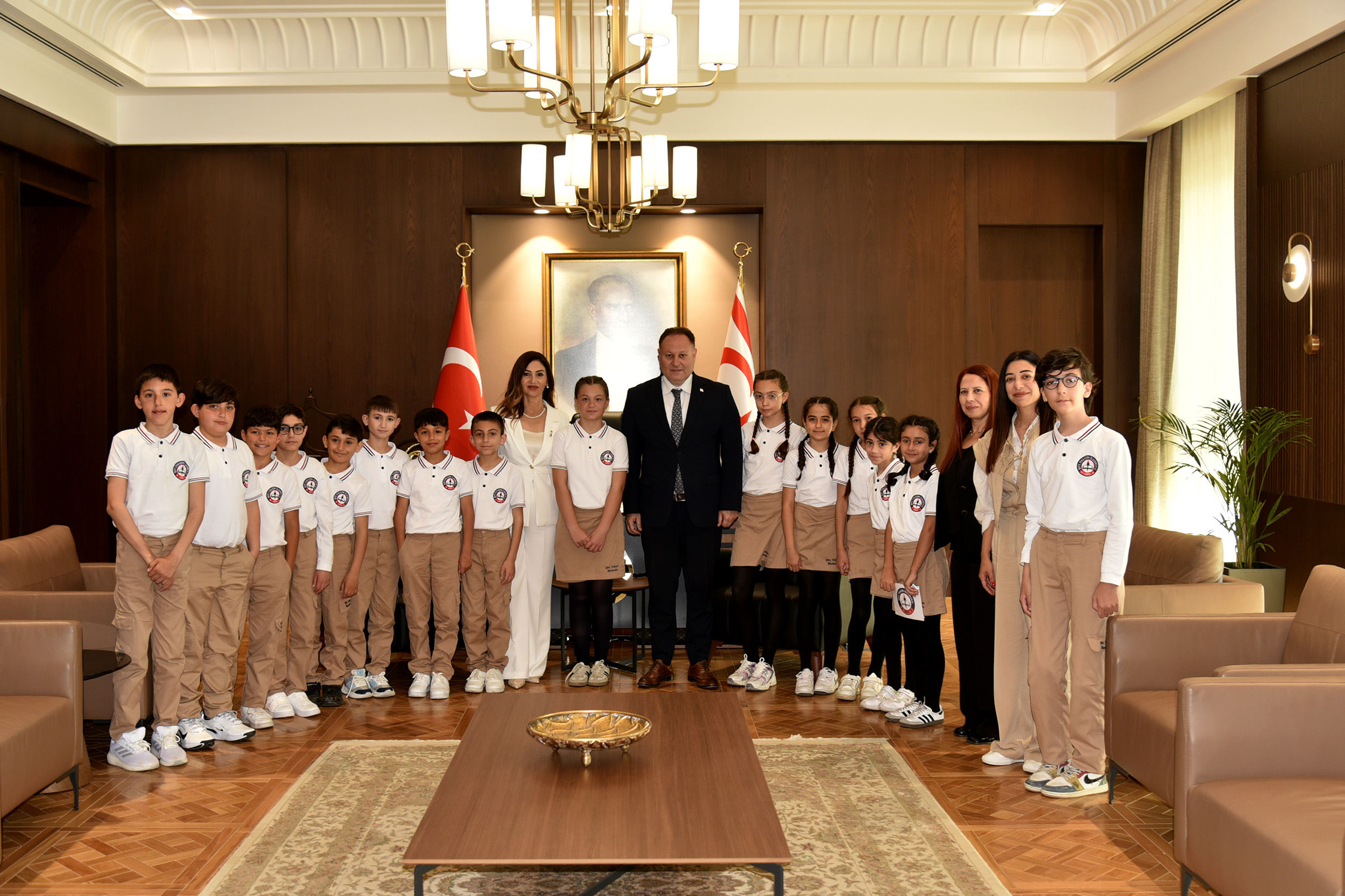 23 Nisan Ulusal Egemenlik ve Çocuk Bayramı: Öztürkler, makamını Dalay’a devretti